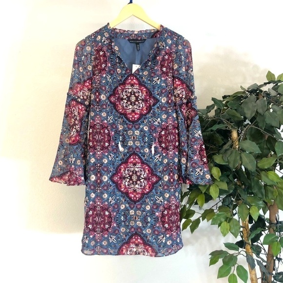 NWT WHBM Medallion Shift Dress W/ Bell Sleeves - Picture 1 of 7